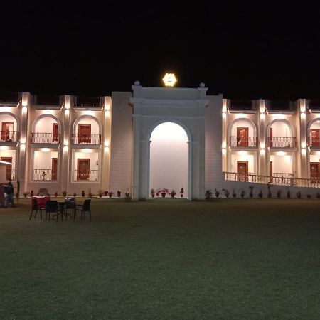 Aar Resort & Spa Jhājra Buitenkant foto