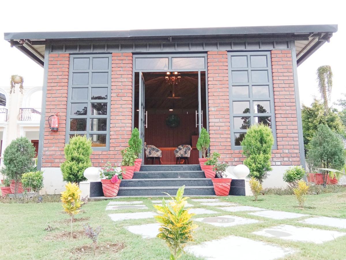 Aar Resort & Spa Jhājra Buitenkant foto