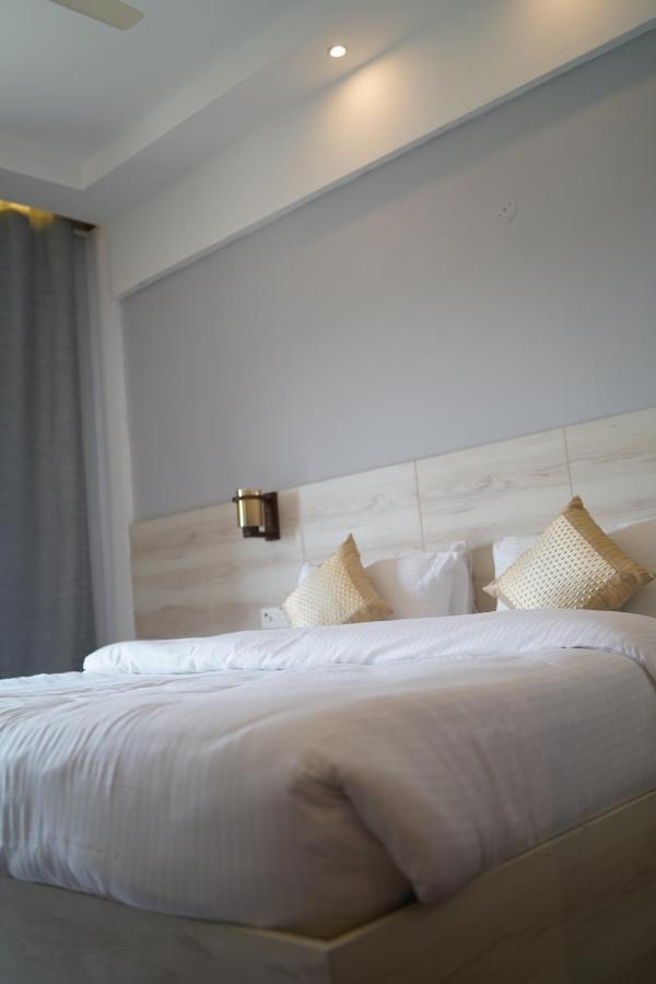 Aar Resort & Spa Jhājra Buitenkant foto
